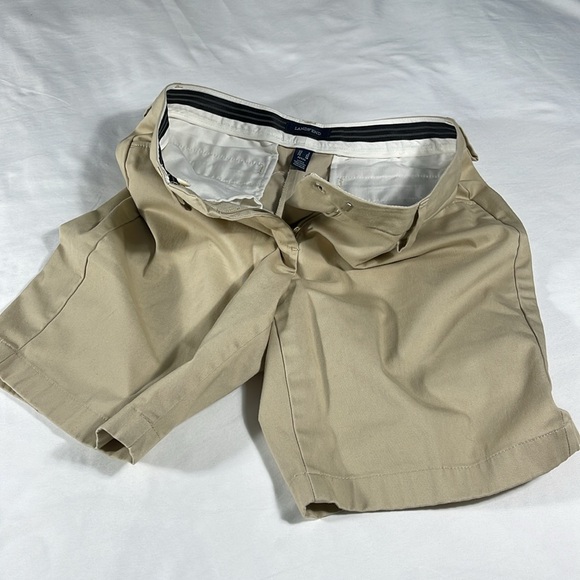 Lands' End womens khaki flat front 8.5" inseam Bermuda shorts - size 6P - Picture 7 of 9